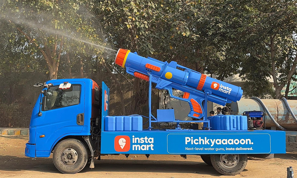 Giant Water Gun” OOH activation