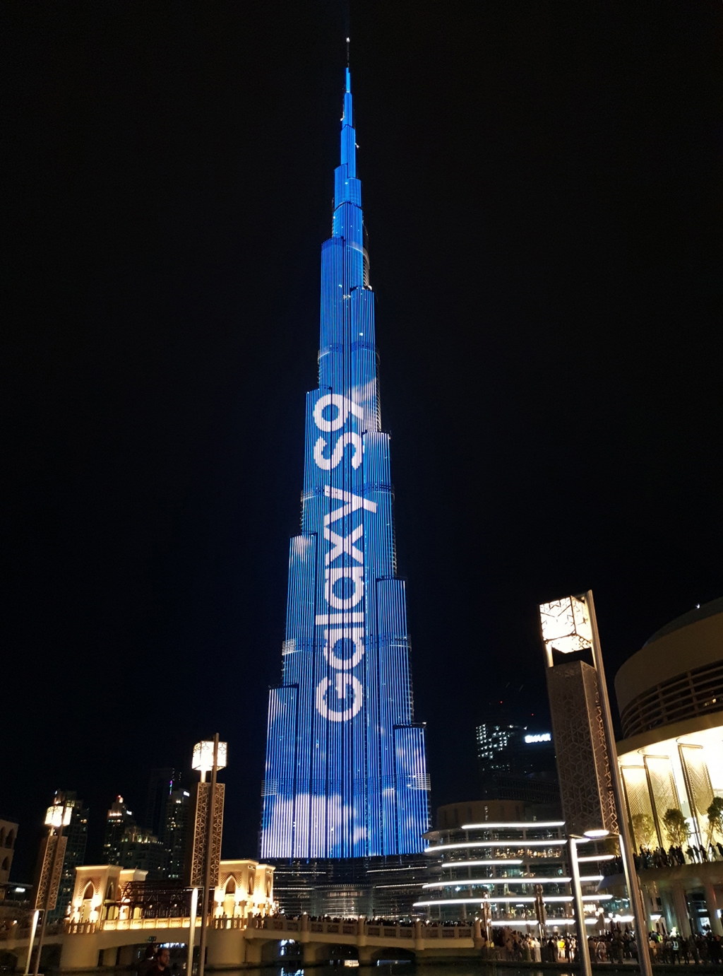 Samsung OOH Advertising The Iconic Burj Khalifa Marketing Campaign Explained