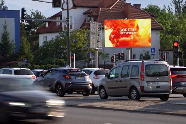 Screen Network Installs 27 New DOOH Screens at BP Gas Stations Across Poland