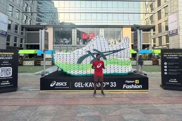 Flipkart Fashion Collaborates with ASICS for Mega Sneaker Display at Cyber Hub