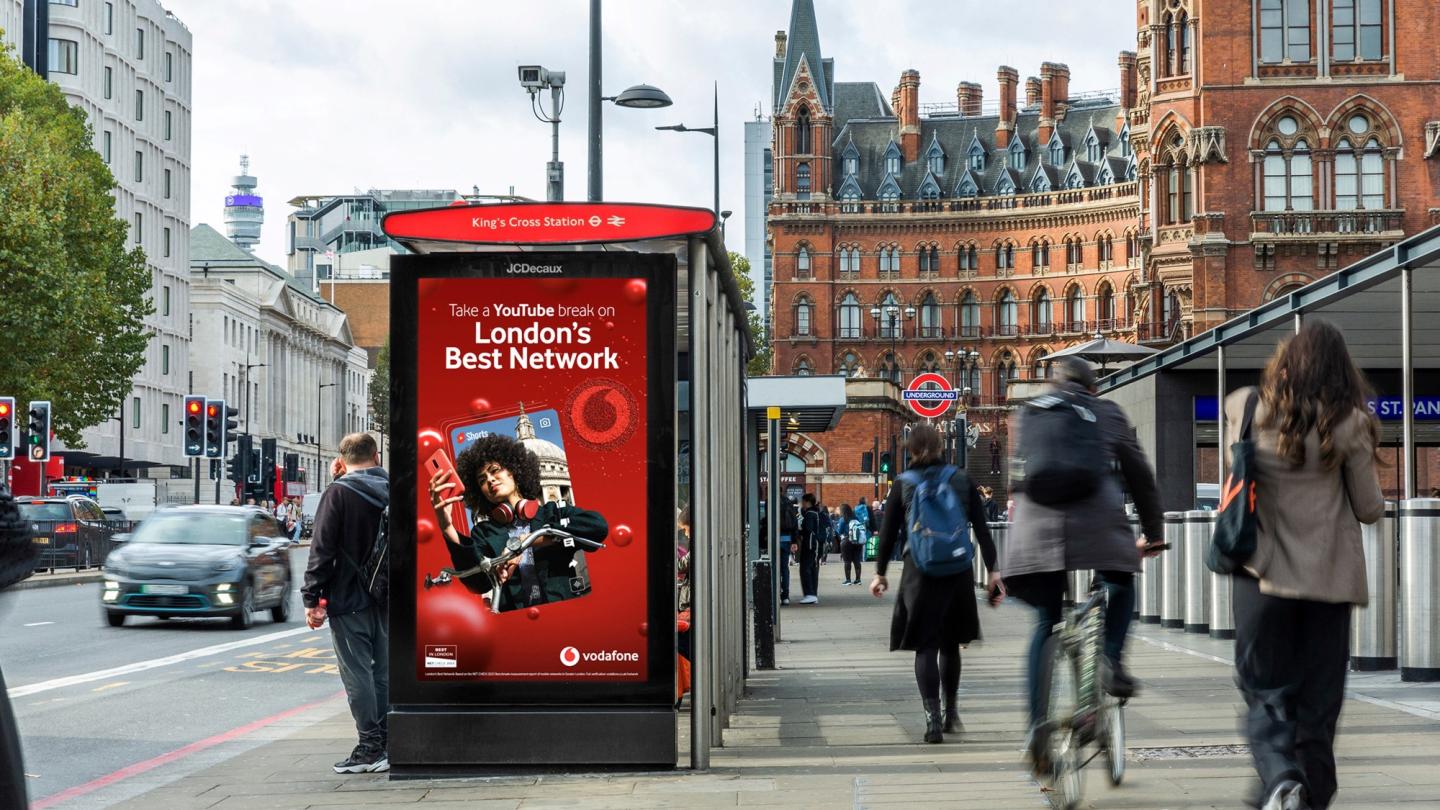 JCDecaux Le Bus Shelter