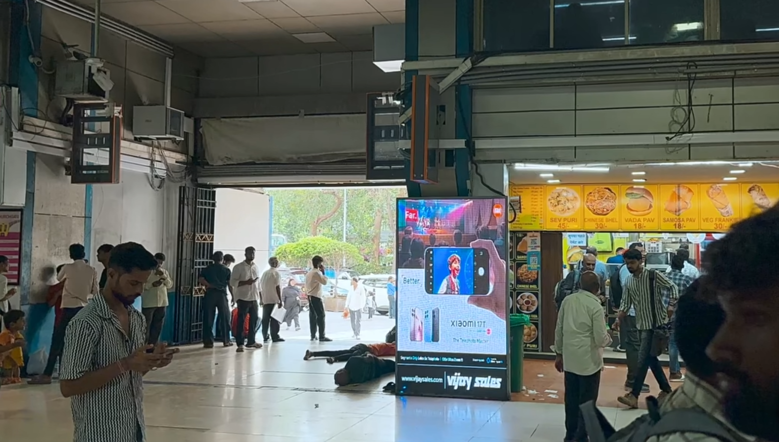 Vijay Sales DOOH Campaign